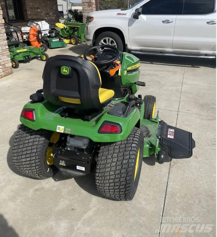 John Deere X570 جرارات مدمجة