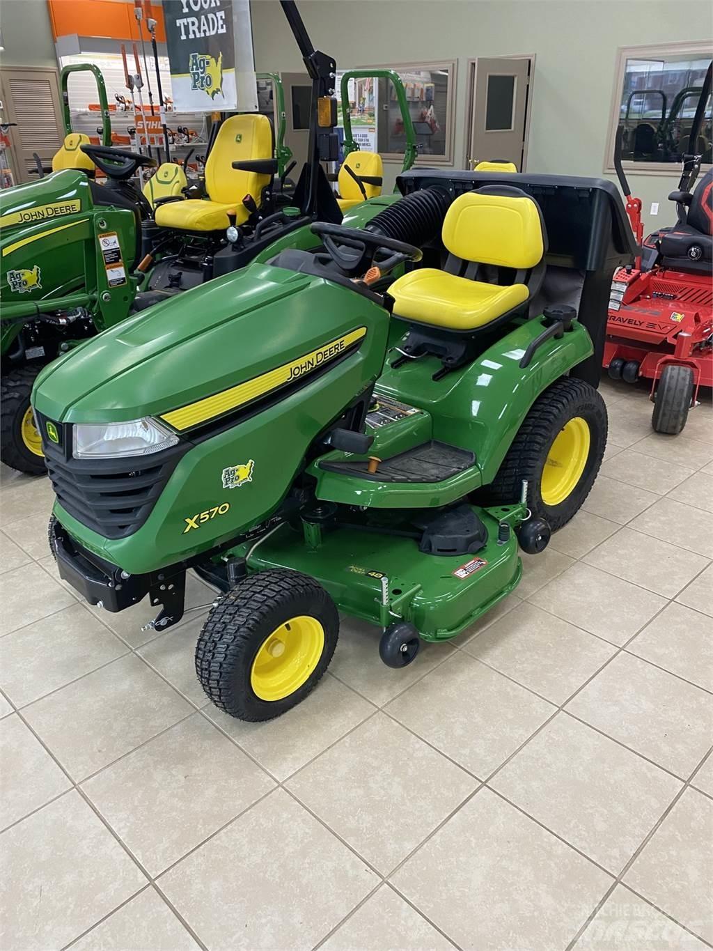 John Deere X570 جرارات مدمجة