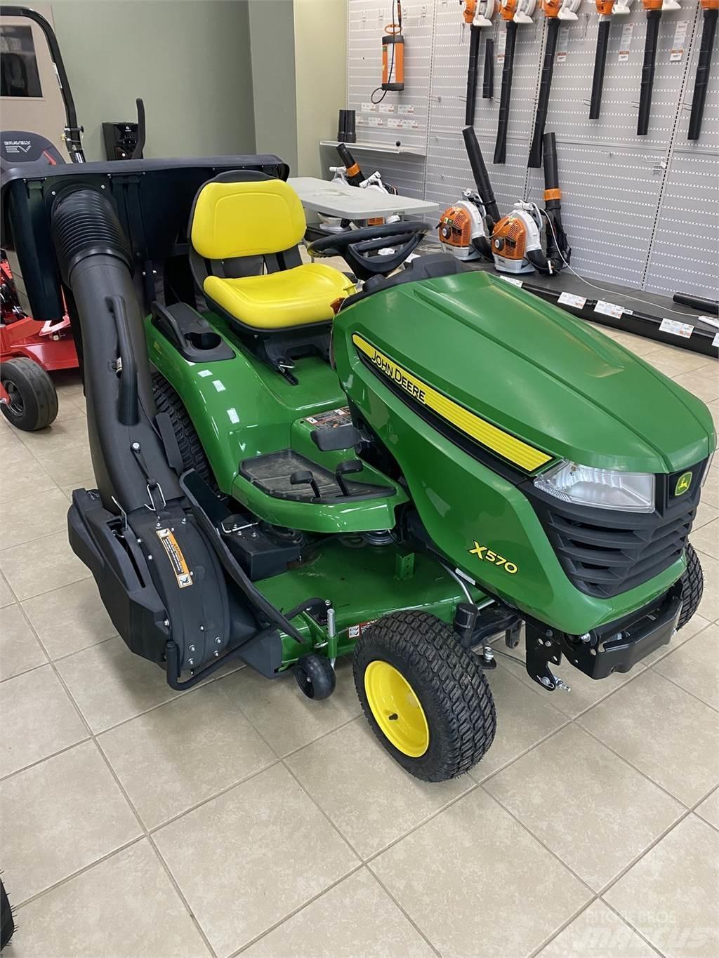 John Deere X570 جرارات مدمجة