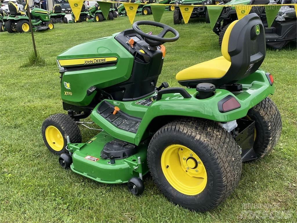 John Deere x570 جرارات مدمجة