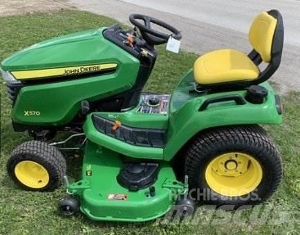 John Deere X570 جرارات مدمجة