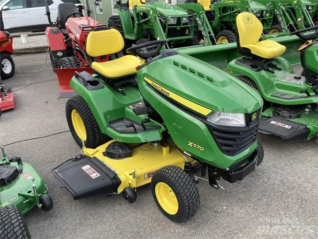 John Deere X570 جرارات مدمجة
