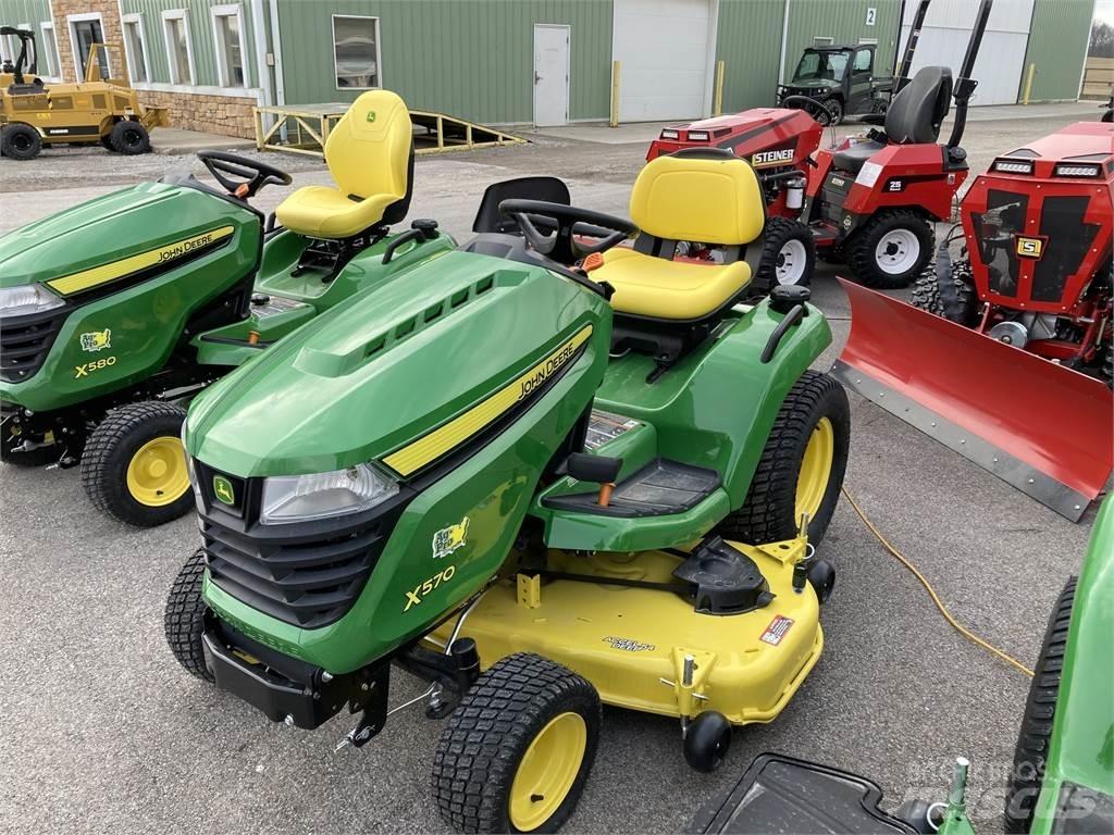 John Deere X570 جرارات مدمجة