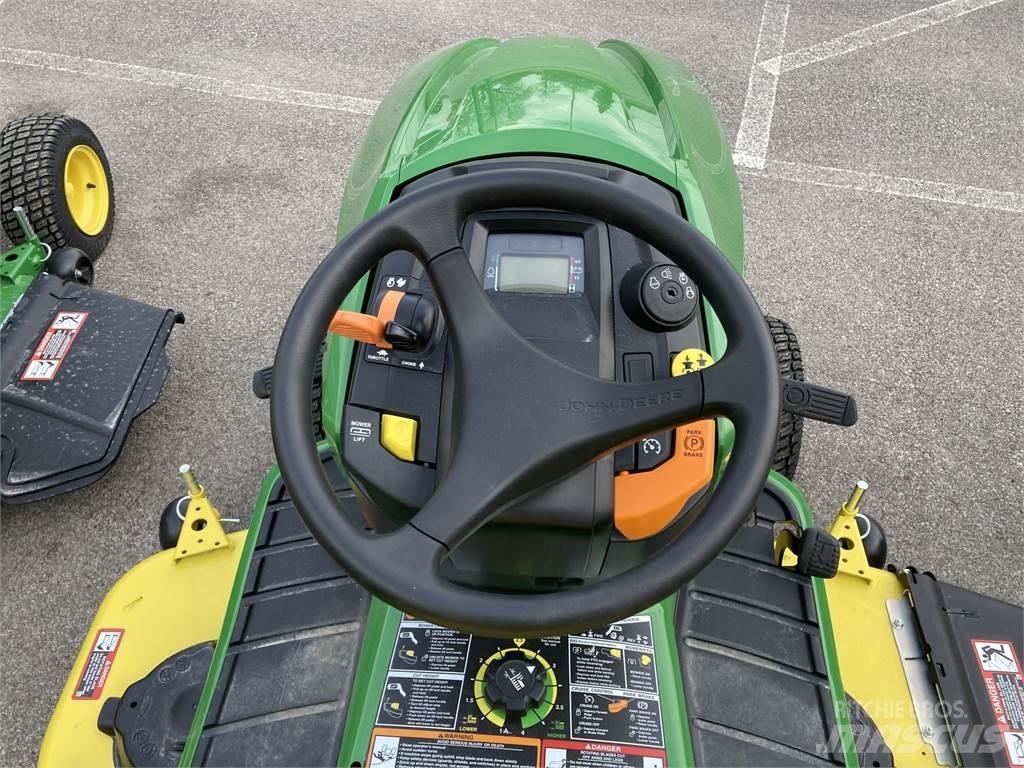 John Deere X570 جرارات مدمجة