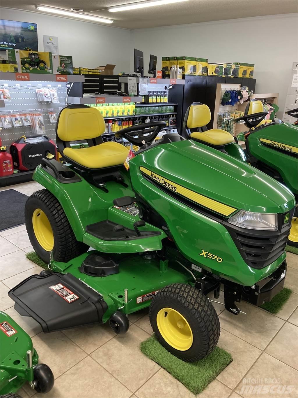 John Deere X570 جرارات مدمجة