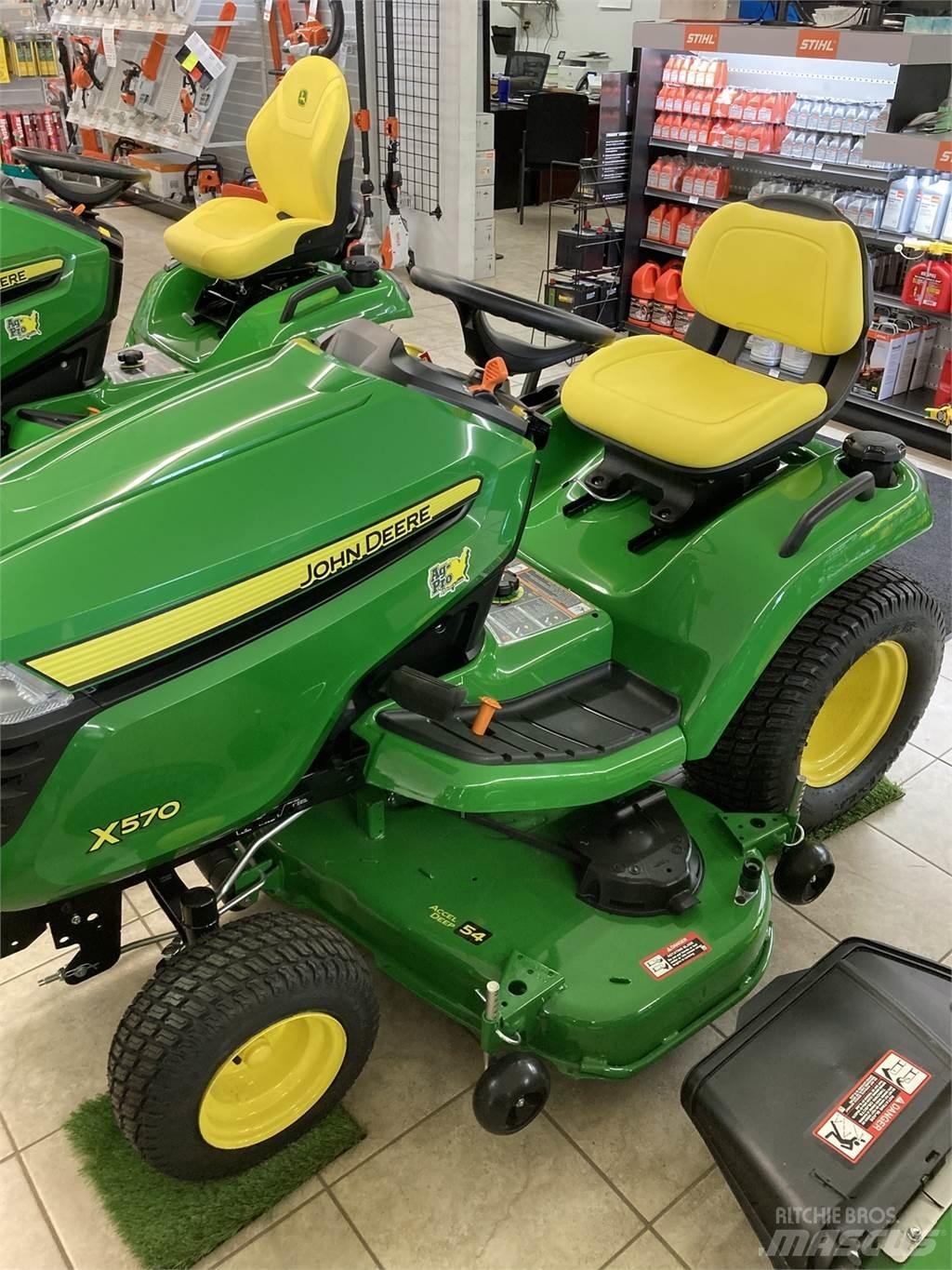 John Deere X570 جرارات مدمجة