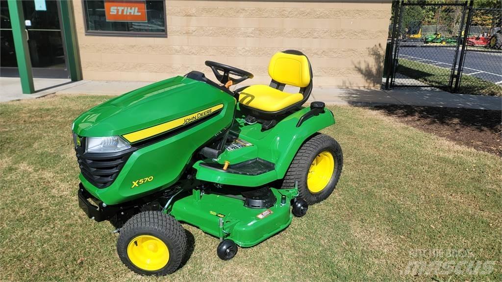 John Deere X570 جرارات مدمجة