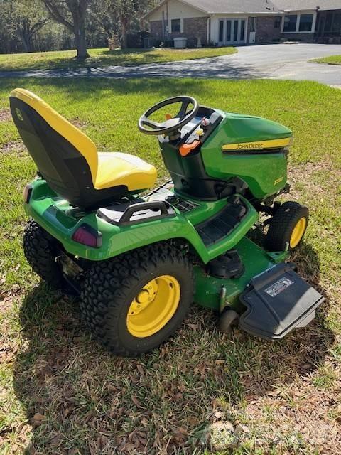 John Deere X580 جرارات مدمجة