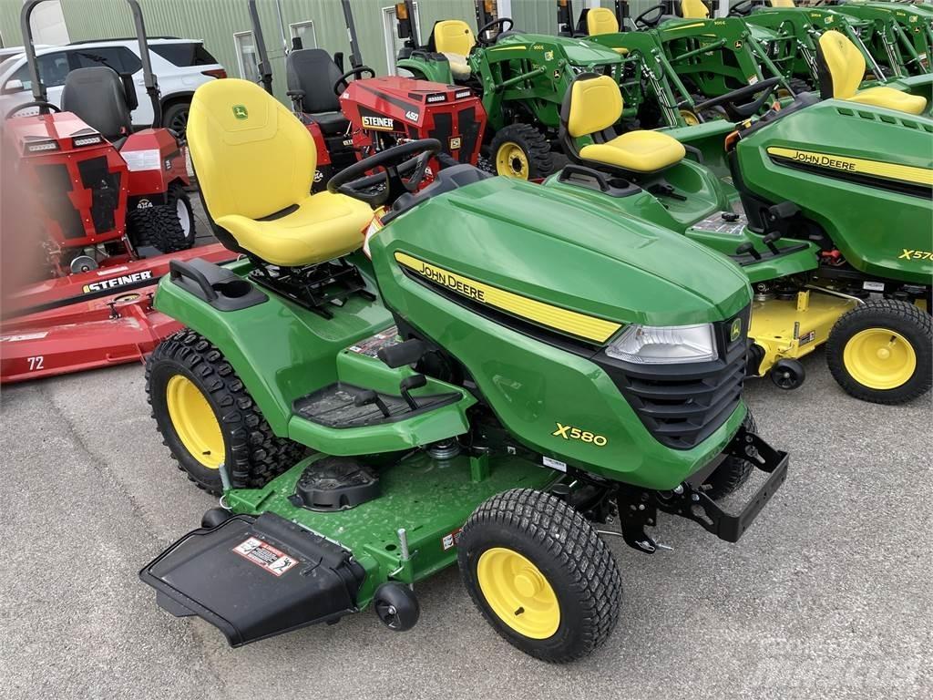 John Deere X580 جرارات مدمجة