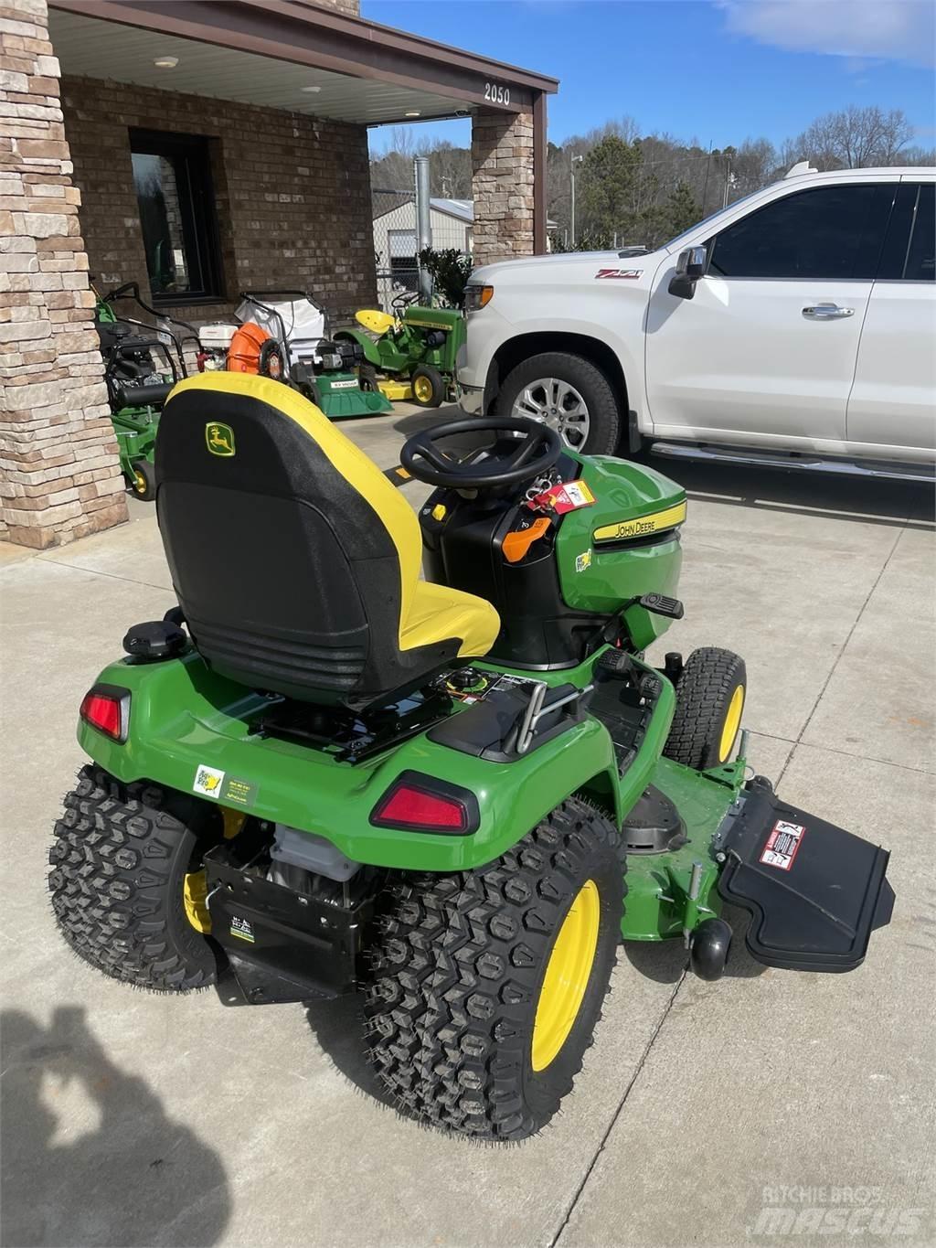 John Deere X590 جرارات مدمجة