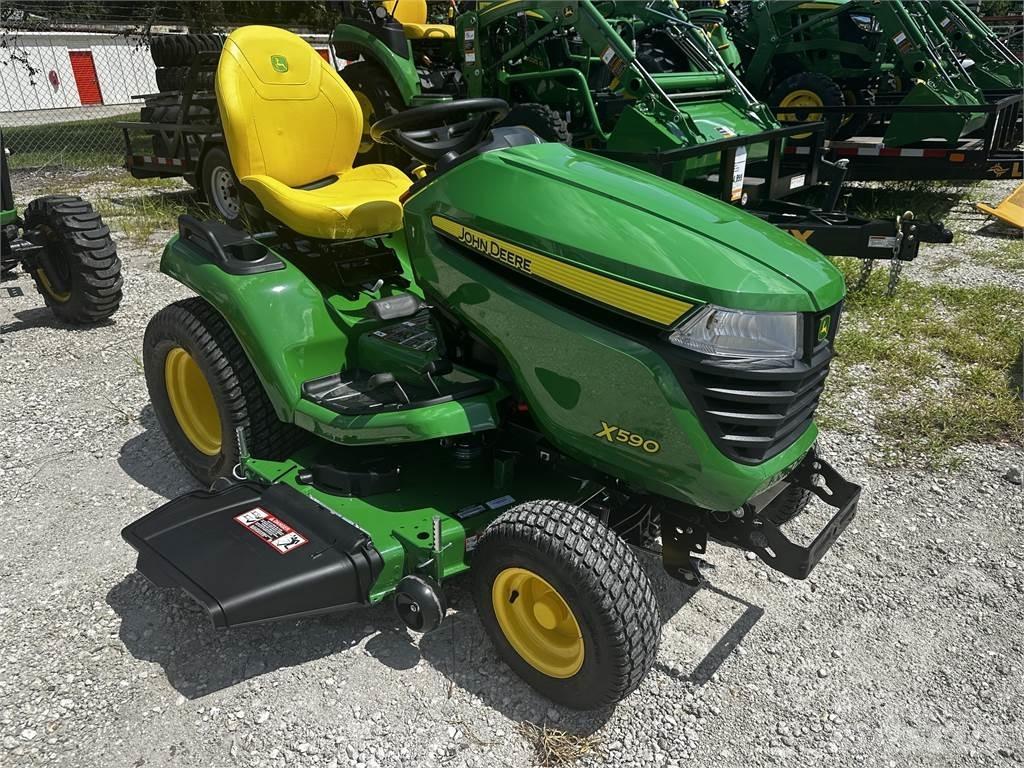 John Deere X590 جرارات مدمجة