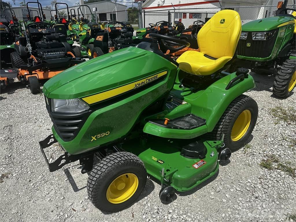 John Deere X590 جرارات مدمجة