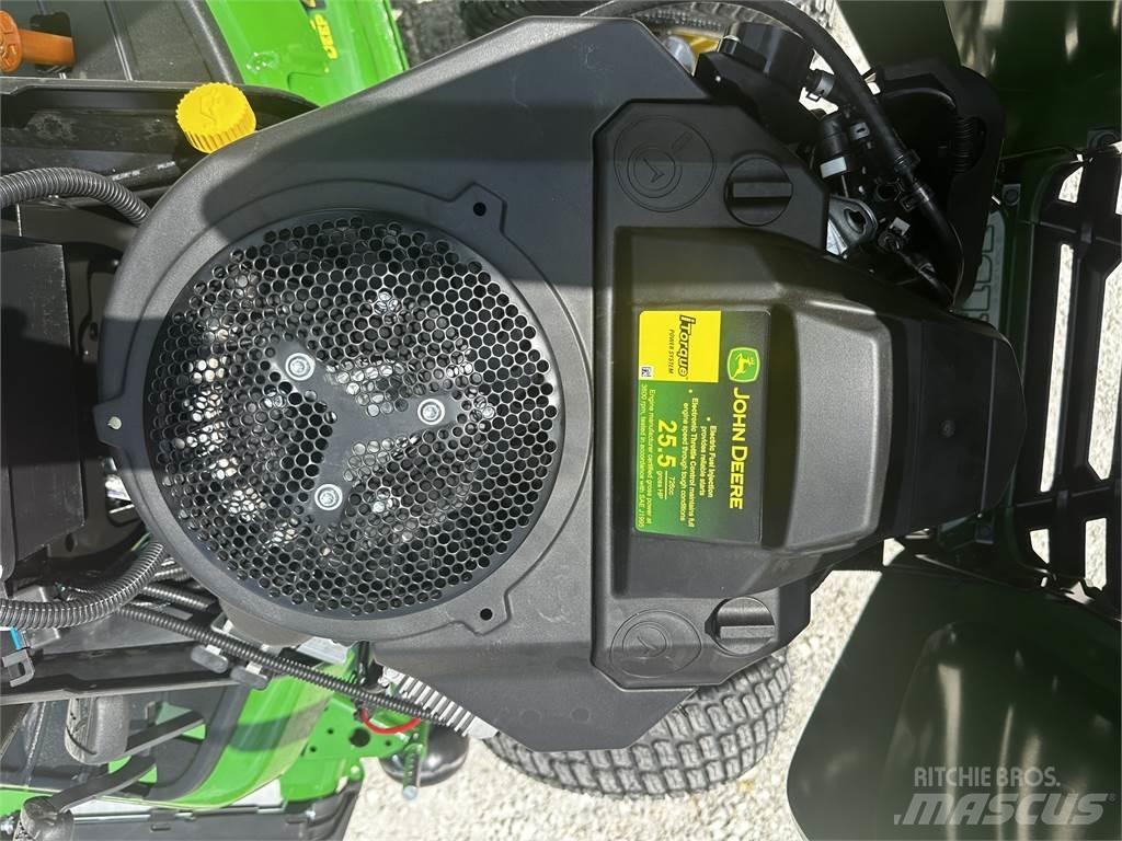 John Deere X590 جرارات مدمجة