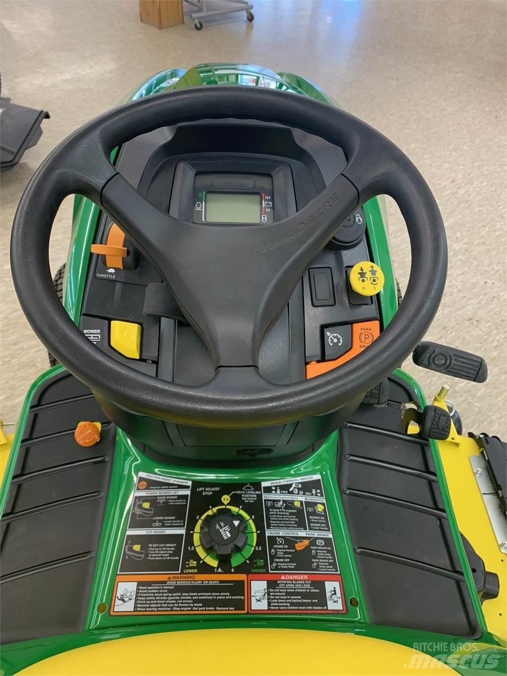 John Deere X590 جرارات مدمجة