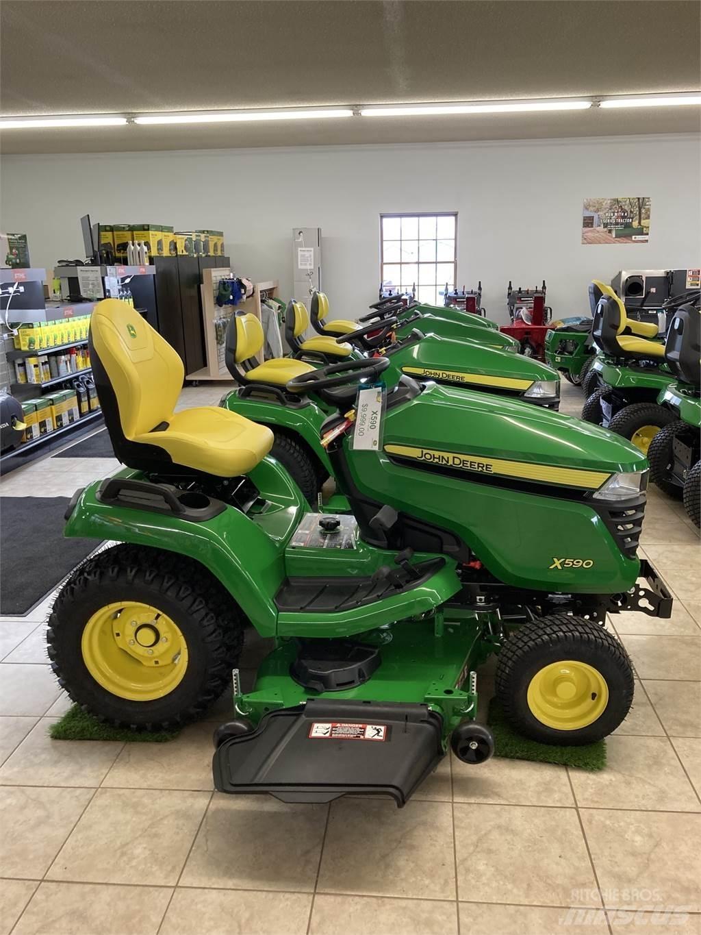 John Deere X590 جرارات مدمجة