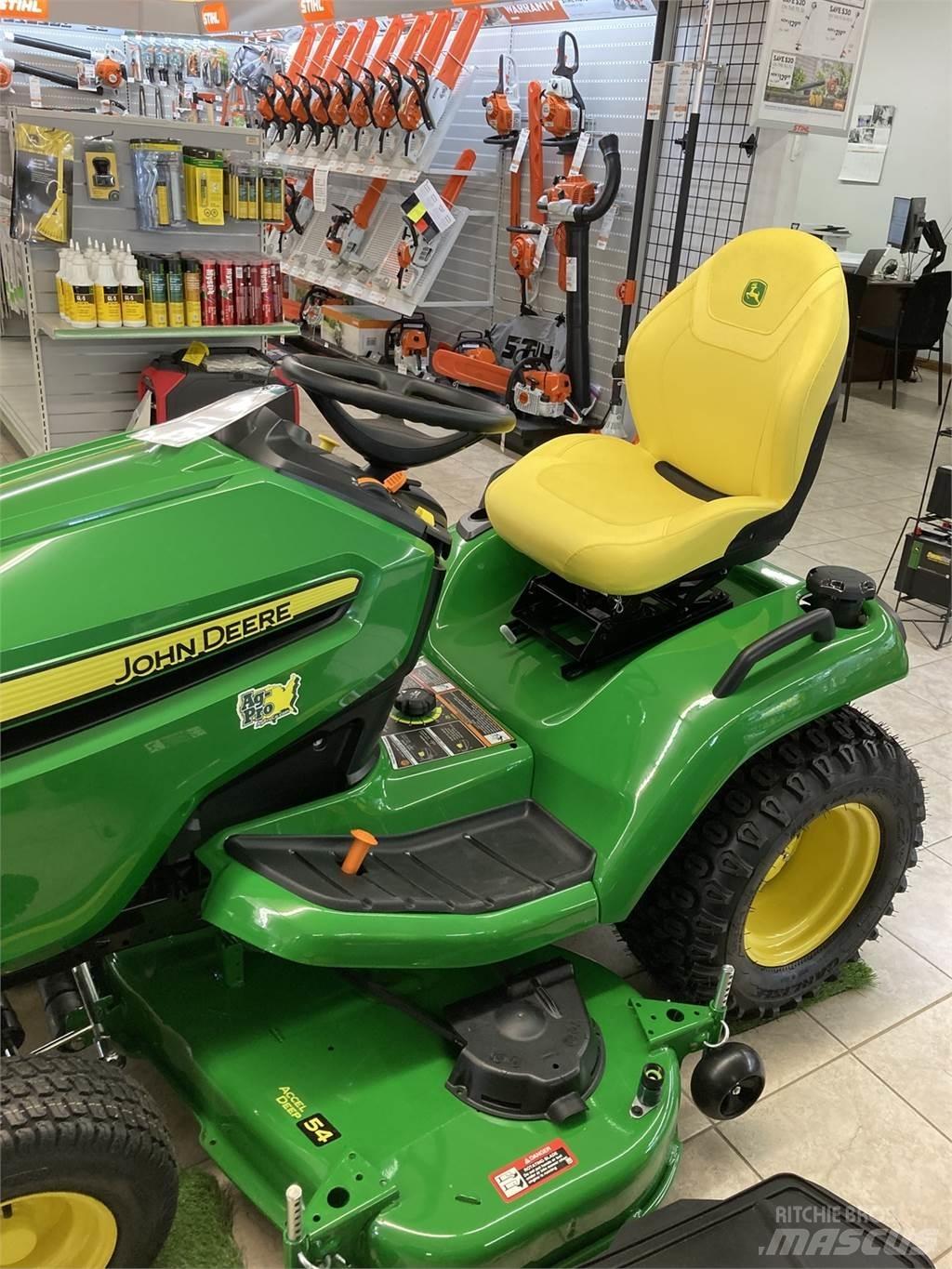 John Deere X590 جرارات مدمجة