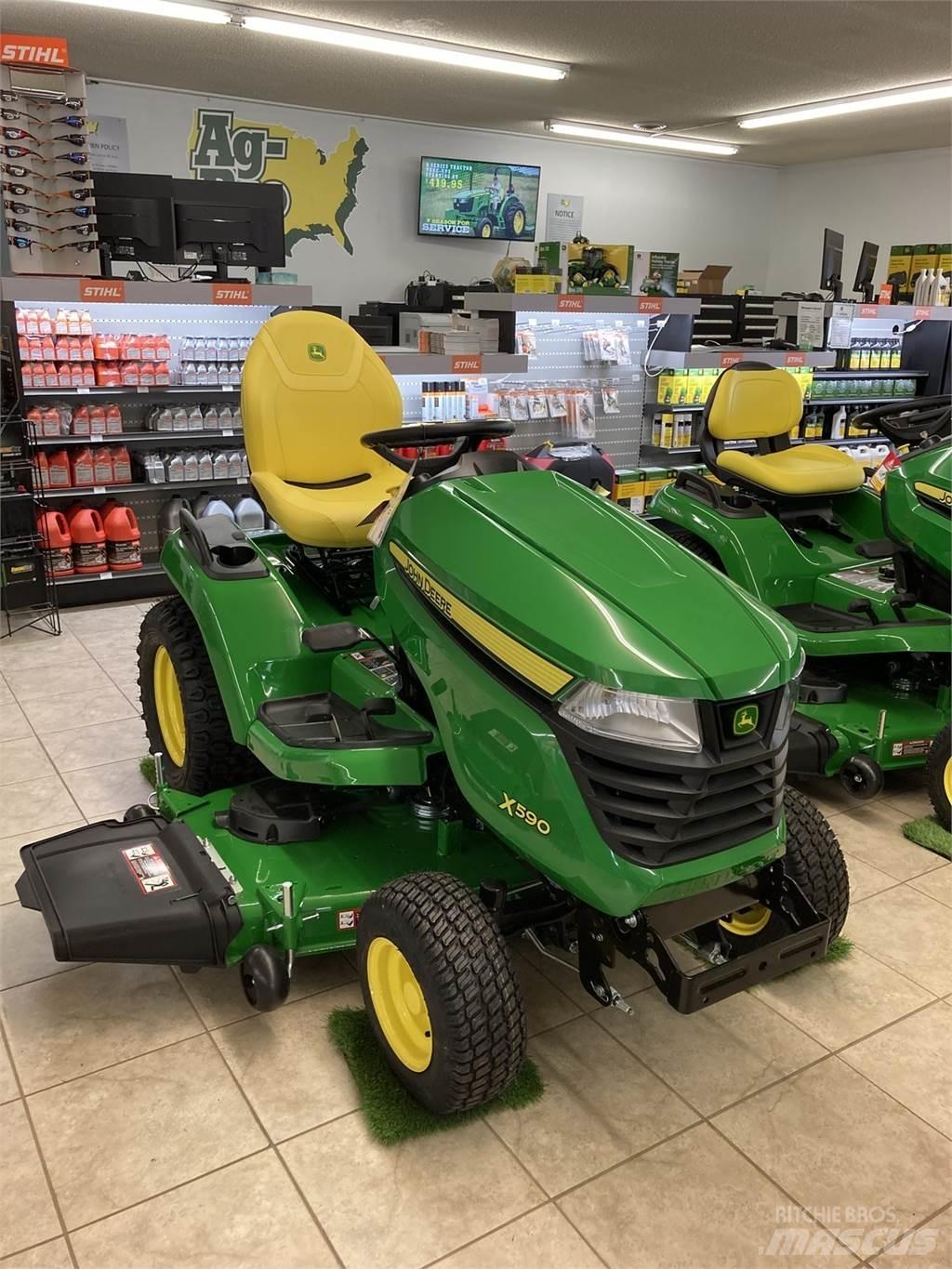 John Deere X590 جرارات مدمجة