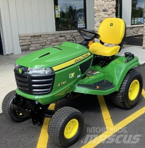 John Deere X730 جرارات مدمجة