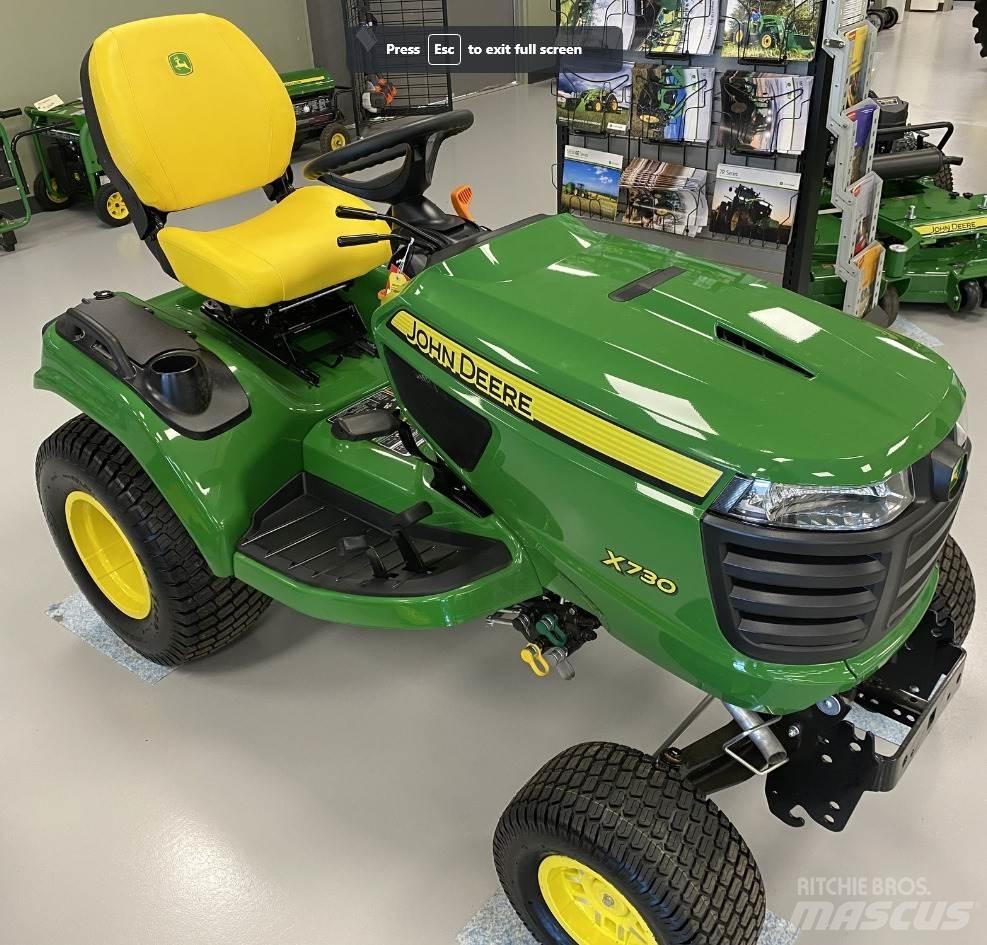 John Deere X730 جرارات مدمجة