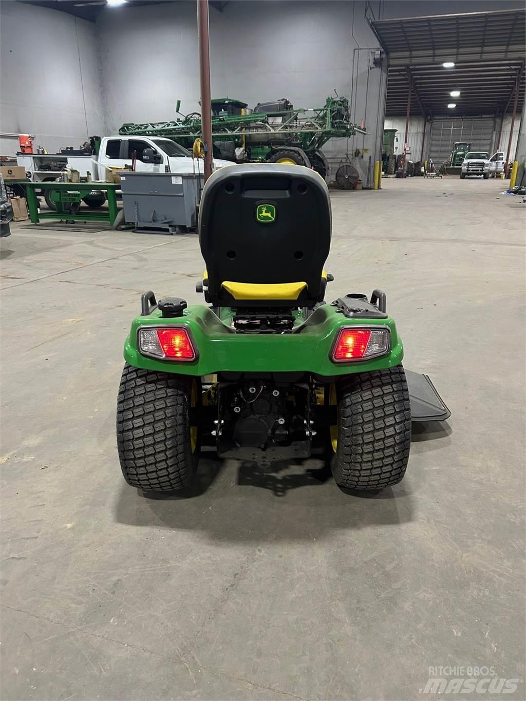John Deere X730 جرارات مدمجة