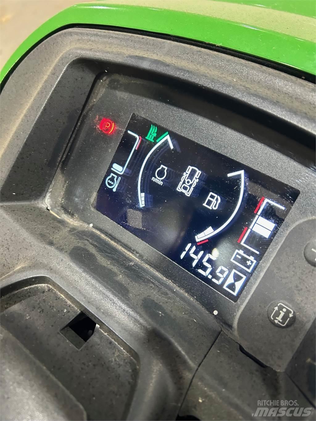John Deere X730 جرارات مدمجة