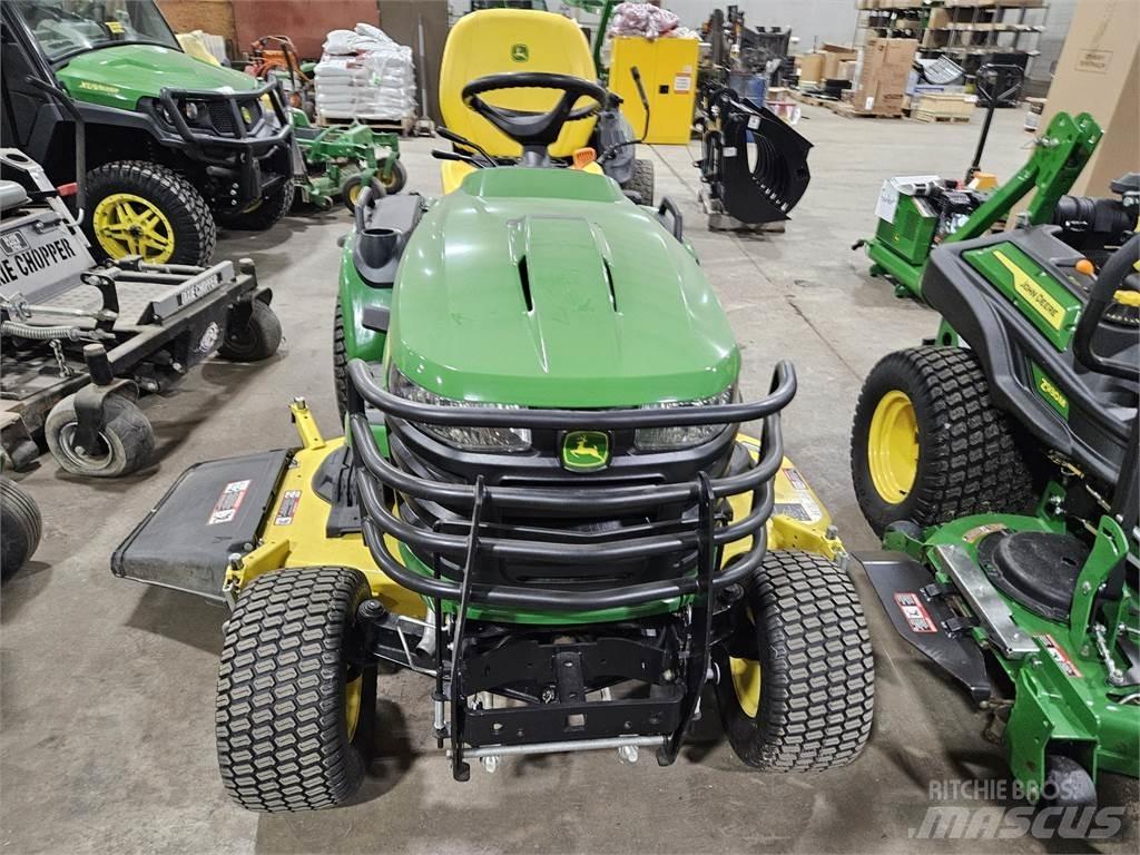 John Deere X730 جرارات مدمجة
