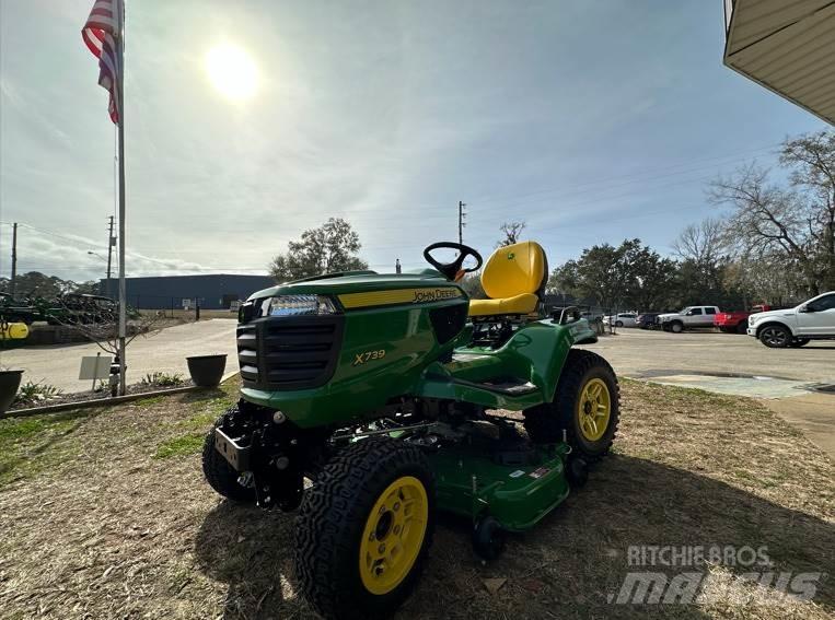 John Deere X739 جرارات مدمجة