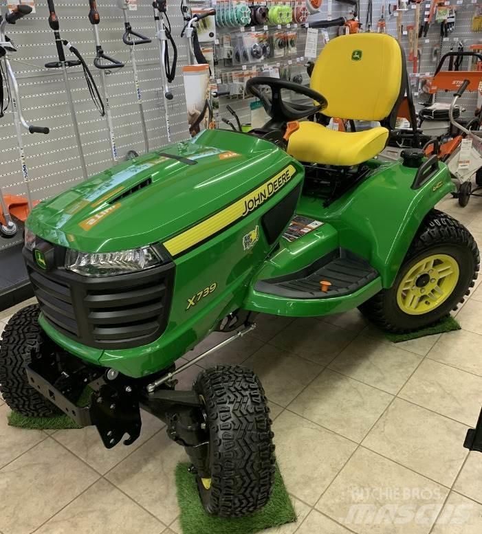 John Deere X739 جرارات مدمجة