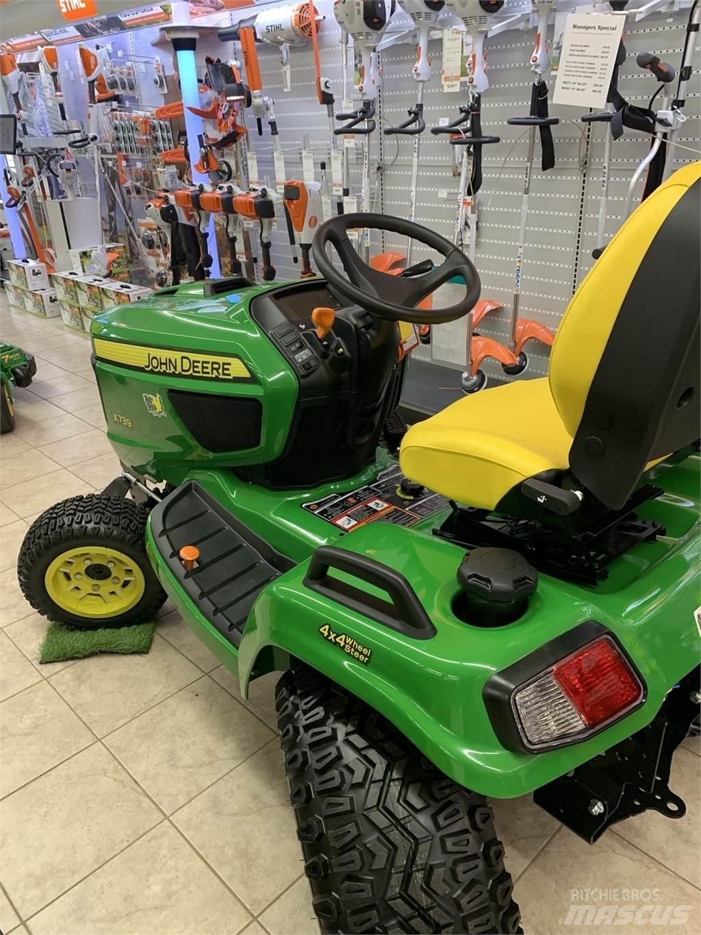 John Deere X739 جرارات مدمجة