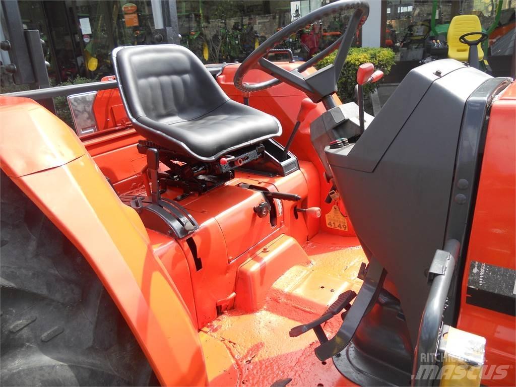 Kubota L4200 الجرارات