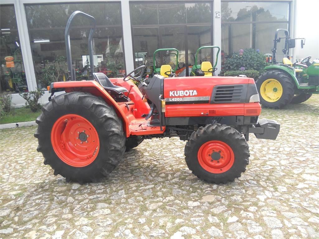 Kubota L4200 الجرارات