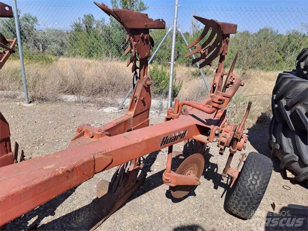 Kuhn ARADO KUHN ماكينات وملحقات زراعة أخرى
