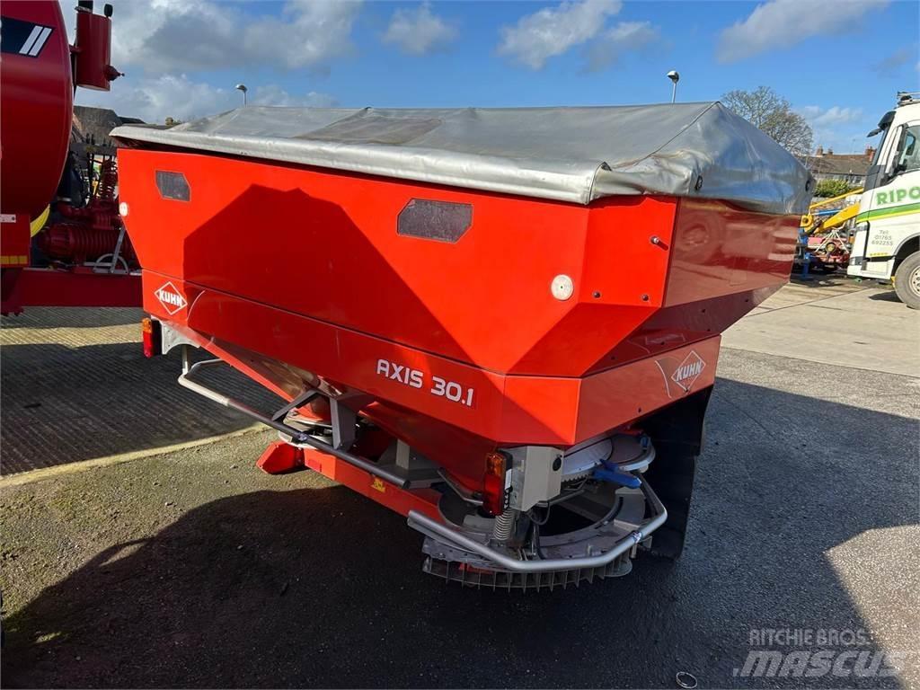Kuhn Axis 30.1 معدات فرد المواد المعدنية