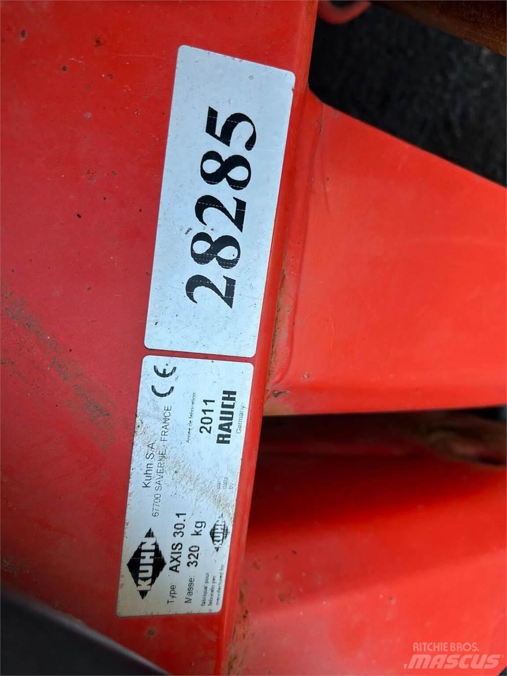 Kuhn Axis 30.1 معدات فرد المواد المعدنية