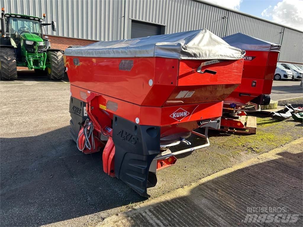 Kuhn Axis 30.1 معدات فرد المواد المعدنية