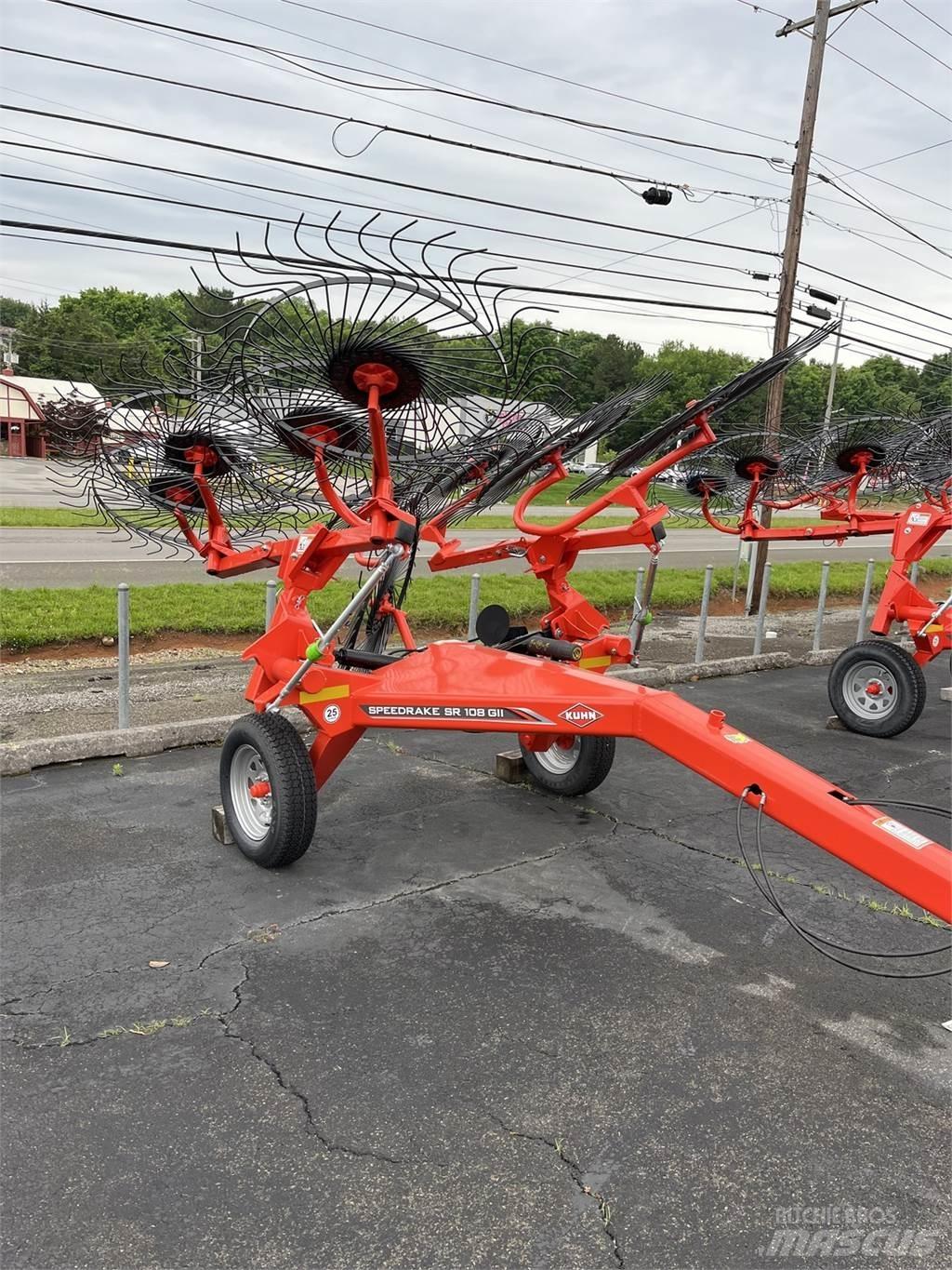 Kuhn SR108 مكابس وميبسات التبن