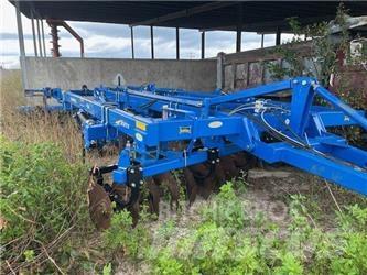 Landoll 2211-11 المحراث الحفار