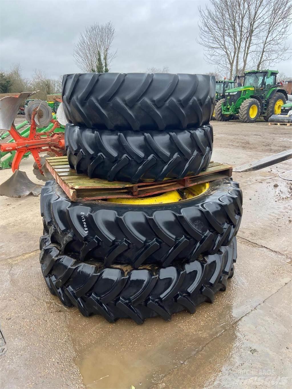  Row Crop Wheels الإطارات والعجلات والحافات