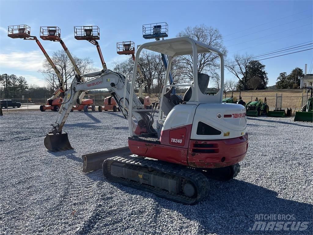 Takeuchi TB240 حفارات صغيرة أقل من 7 طن (حفارات صغيرة)