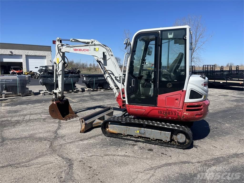 Takeuchi TB240C حفارات صغيرة أقل من 7 طن (حفارات صغيرة)