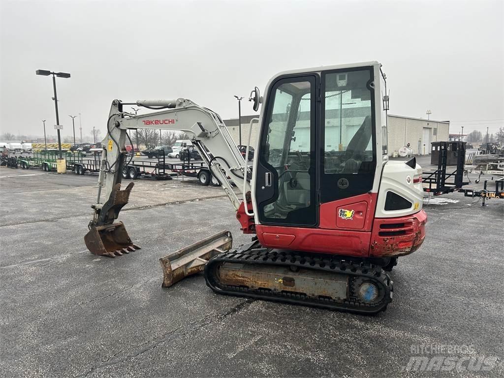 Takeuchi TB240C حفارات صغيرة أقل من 7 طن (حفارات صغيرة)