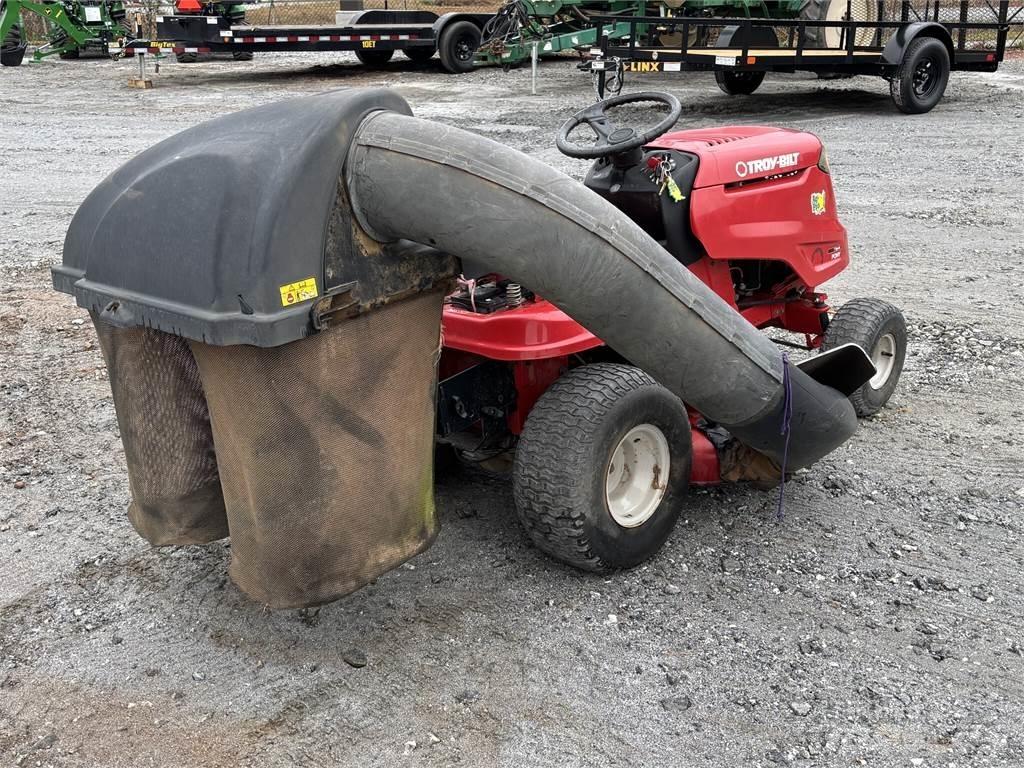 Troy-Bilt Pony ركوب الحشائش