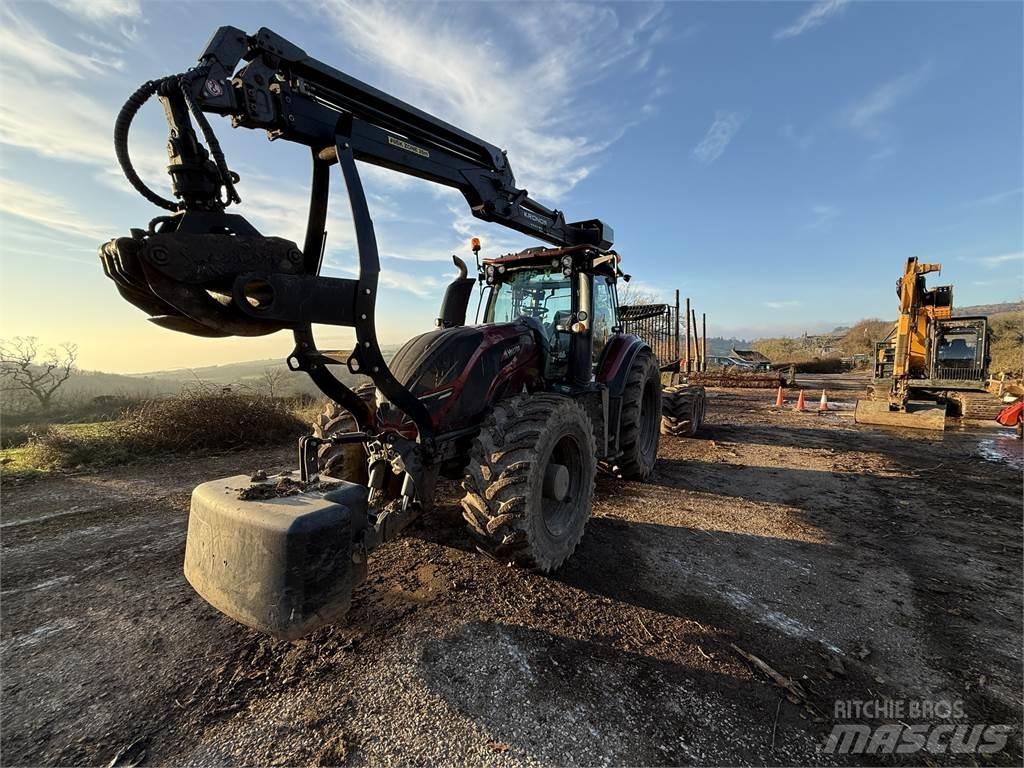 Valtra T174 شاحنات