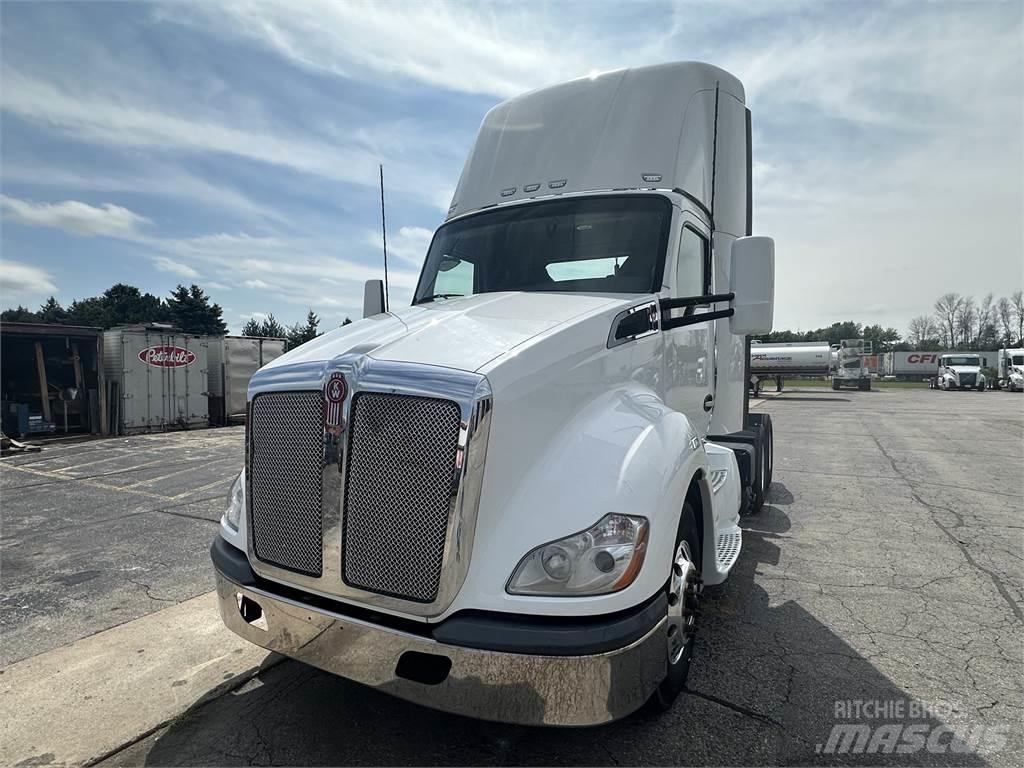 Kenworth T680 وحدات الجر