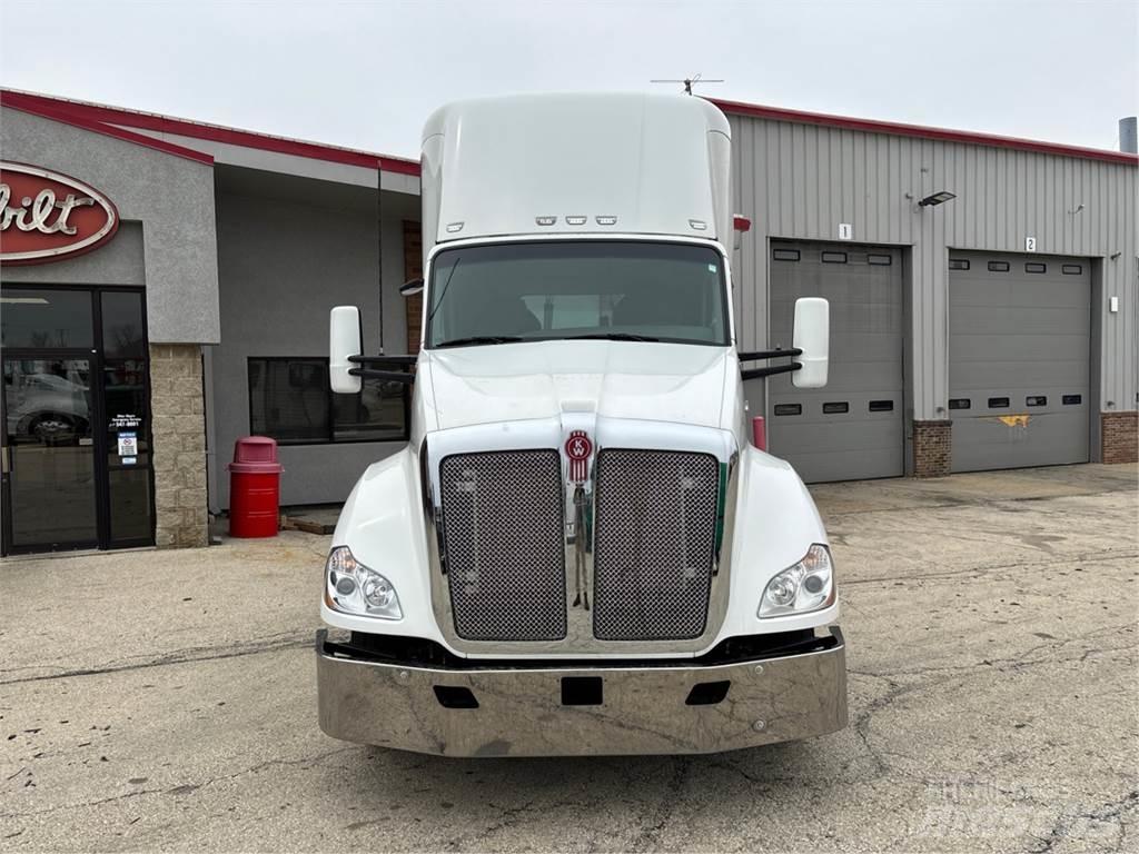 Kenworth T680 وحدات الجر