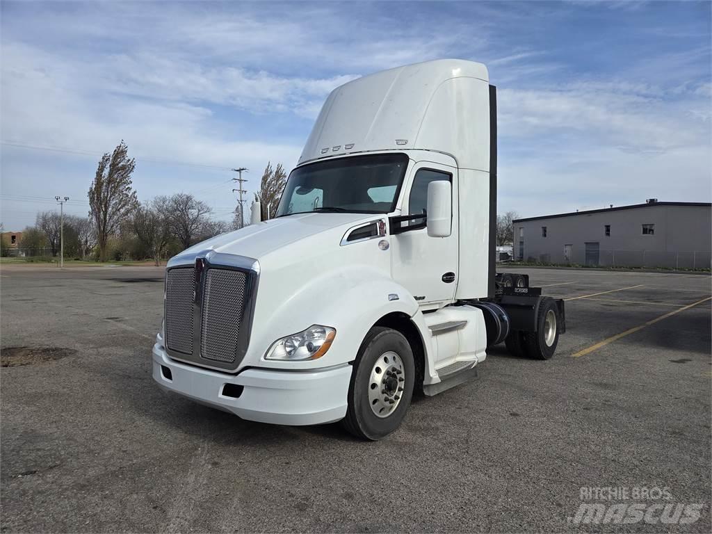 Kenworth T680 وحدات الجر