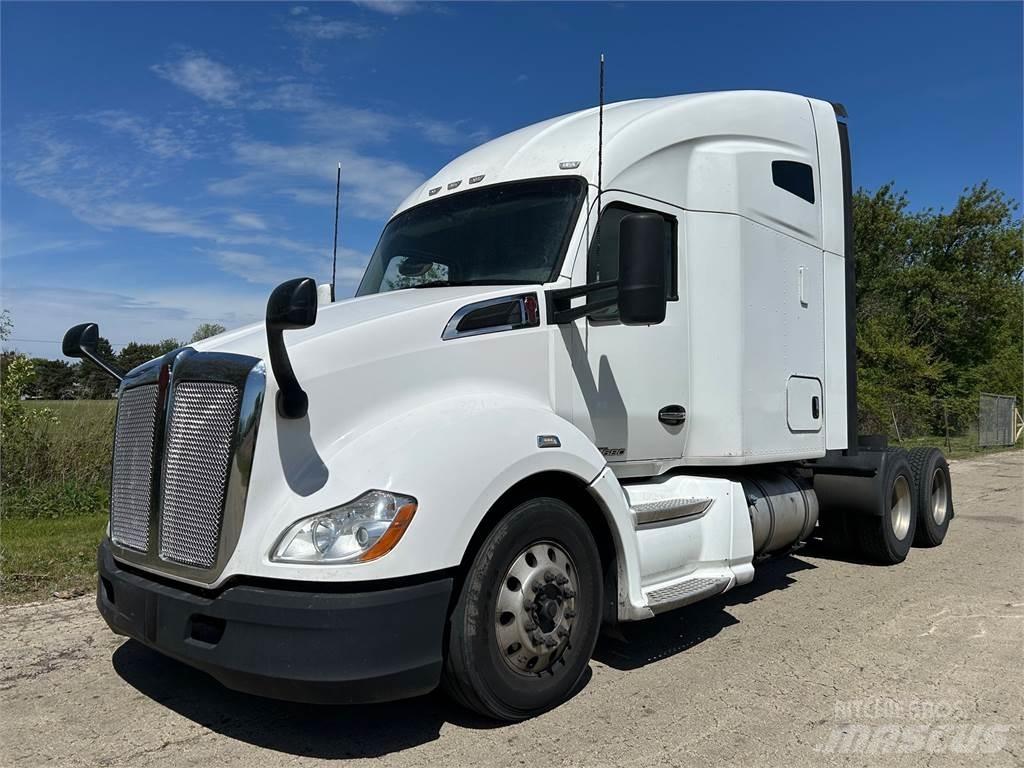 Kenworth T680 وحدات الجر