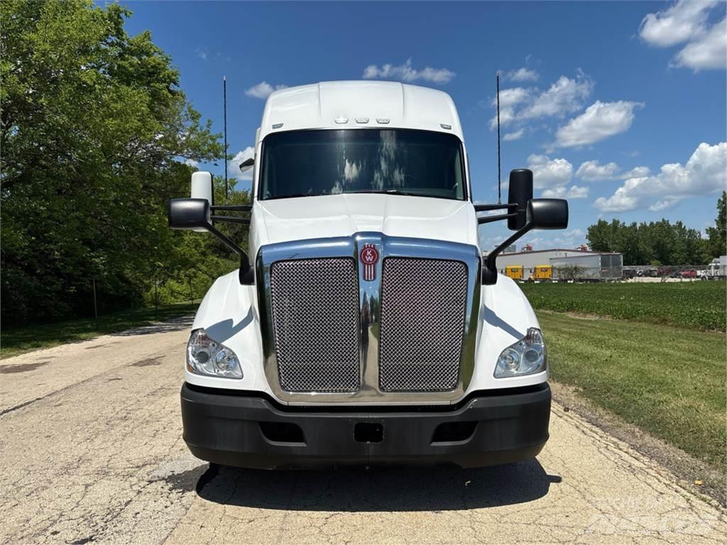 Kenworth T680 وحدات الجر