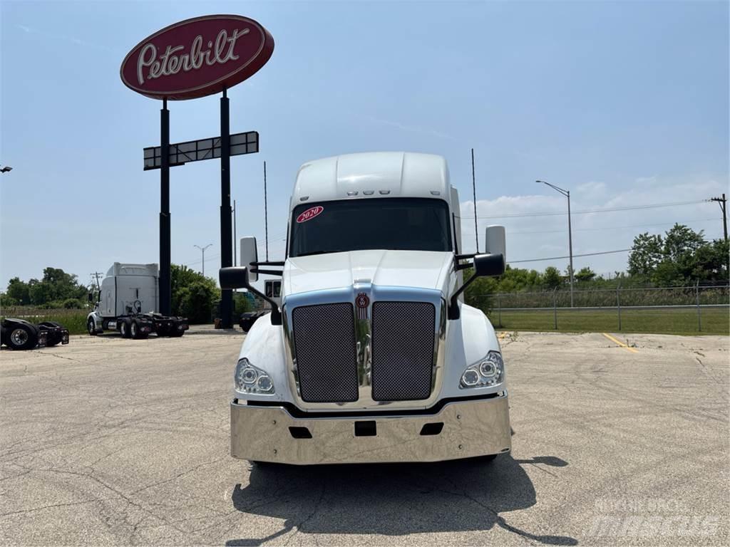 Kenworth T680 وحدات الجر