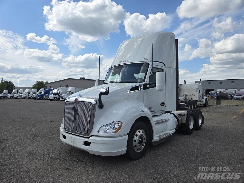 Kenworth T680 وحدات الجر